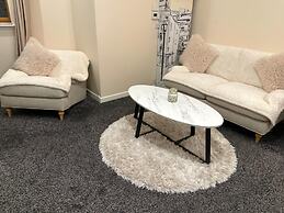 Central Glasgow Apt - Sleeps 2 & Freeparking