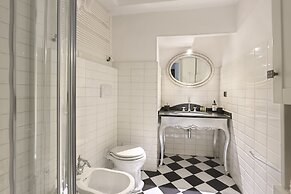 Pontevecchio Stylish Apartment in Florence