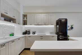 Acropolis Premium Residence