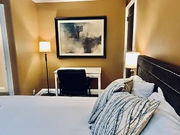 Professional Three Bedroom Condo Suite