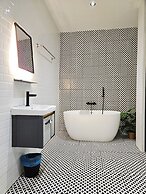 Georgetown Inn by Sky Hive
