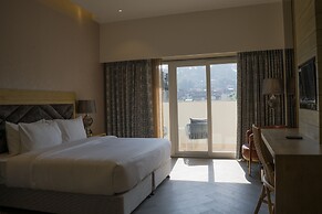Hotel Clarks Inn Suites Kangra