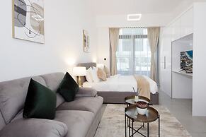 Executive Studio Seven