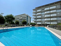 Comfy Flat With Balcony-beahost