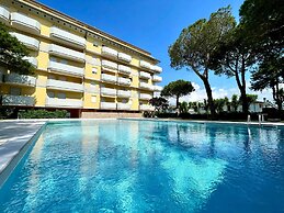 Comfy Flat With Balcony-beahost