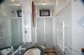 Roma Chic House - Romantic House With Jacuzzi, for Couples