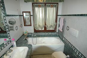 Roma Chic House - Romantic House With Jacuzzi, for Couples