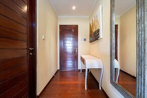 Studios Bawa & Atas