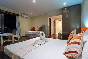 Studios Bawa & Atas