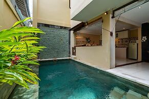 Studios Bawa & Atas