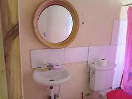 Lovely 1-bed Cottage in St Catherine