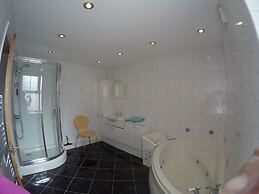 Beautiful and Spacious House in North Wales, UK