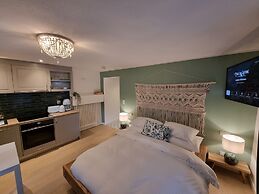 Chalet Antoine serviced apartments by Mirabeau