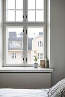 Grand luminous 150m2 2BR aptmnt in Eira