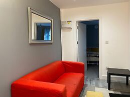 Bridgend Central 2-bed Apartment