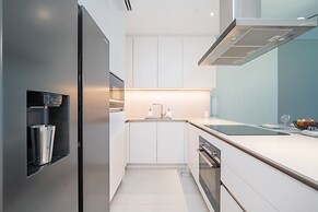 Jumeirah Gate Tower - Luton Vacation Homes