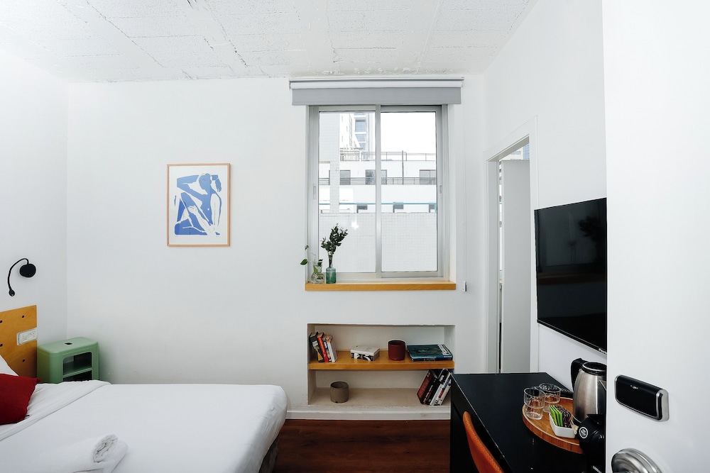 Domus Metro Hotel