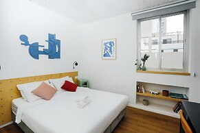Domus Metro Hotel