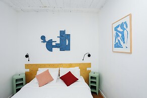 Domus Metro Hotel