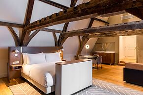 Sapphire House Antwerp, Autograph Collection