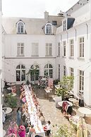 Sapphire House Antwerp, Autograph Collection