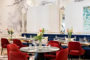 Sapphire House Antwerp, Autograph Collection