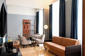 Sapphire House Antwerp, Autograph Collection