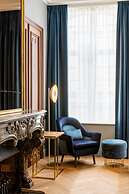 Sapphire House Antwerp, Autograph Collection