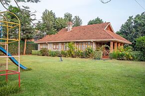 United Nations Bluezone Stunning, Spacious Cottage