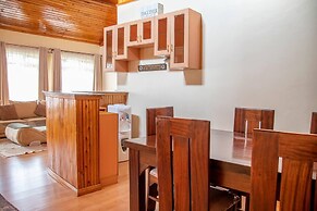 United Nations Bluezone Stunning, Spacious Cottage