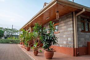 United Nations Bluezone Stunning, Spacious Cottage