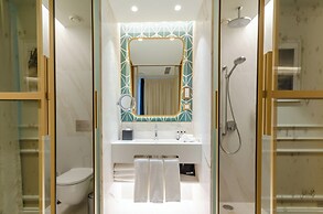 The Emerald House Lisbon, Curio Collection By Hilton