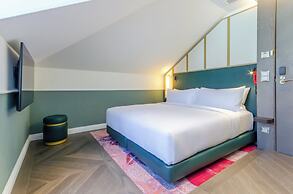 The Emerald House Lisbon, Curio Collection By Hilton