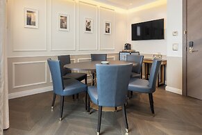 The Emerald House Lisbon, Curio Collection By Hilton
