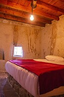 Ottoman Cave Junior