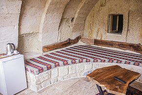 Ottoman Cave Junior