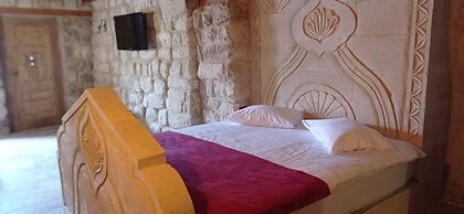 Ottoman Cave Junior