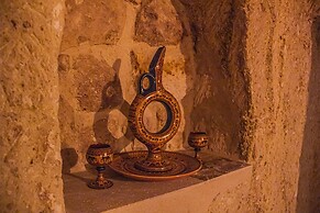 Ottoman Cave Junior