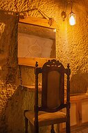 Ottoman Cave Junior