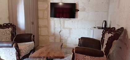 Ottoman Cave Junior