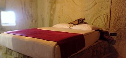 Ottoman Cave Junior
