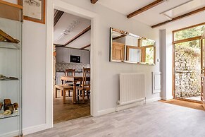 Oldmill-2bed-sleeps6-privategarden-optionalhottub