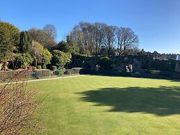 Oldmill-2bed-sleeps6-privategarden-optionalhottub