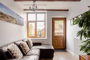 Oldmill-2bed-sleeps6-privategarden-optionalhottub