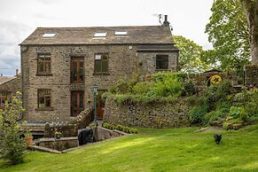 Oldmill-2bed-sleeps6-privategarden-optionalhottub