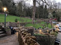 Oldmill-2bed-sleeps6-privategarden-optionalhottub