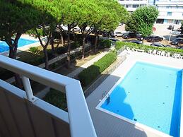 Cozy Flat With Shared Pool