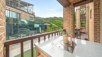 Gapyeong Highmong Pet-friendly Kids Pool