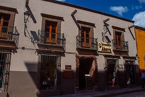Mikaella Hotel