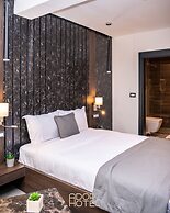 Ador Hotel
